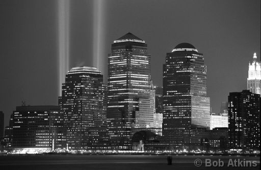 3.jpg   -   Towers of light tribute to the victims of 9/11, New York City