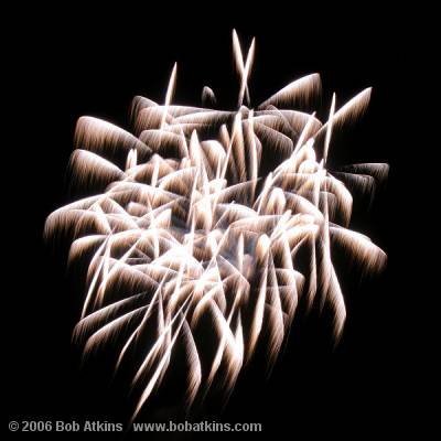 fireworks_IMG_0198s.JPG   -   Canon EF 17-85/4-5.6 IS USM
<br><br>
Keywords: fireworks, celebration, July 4th, patterns, abstract
<BR><BR> 
